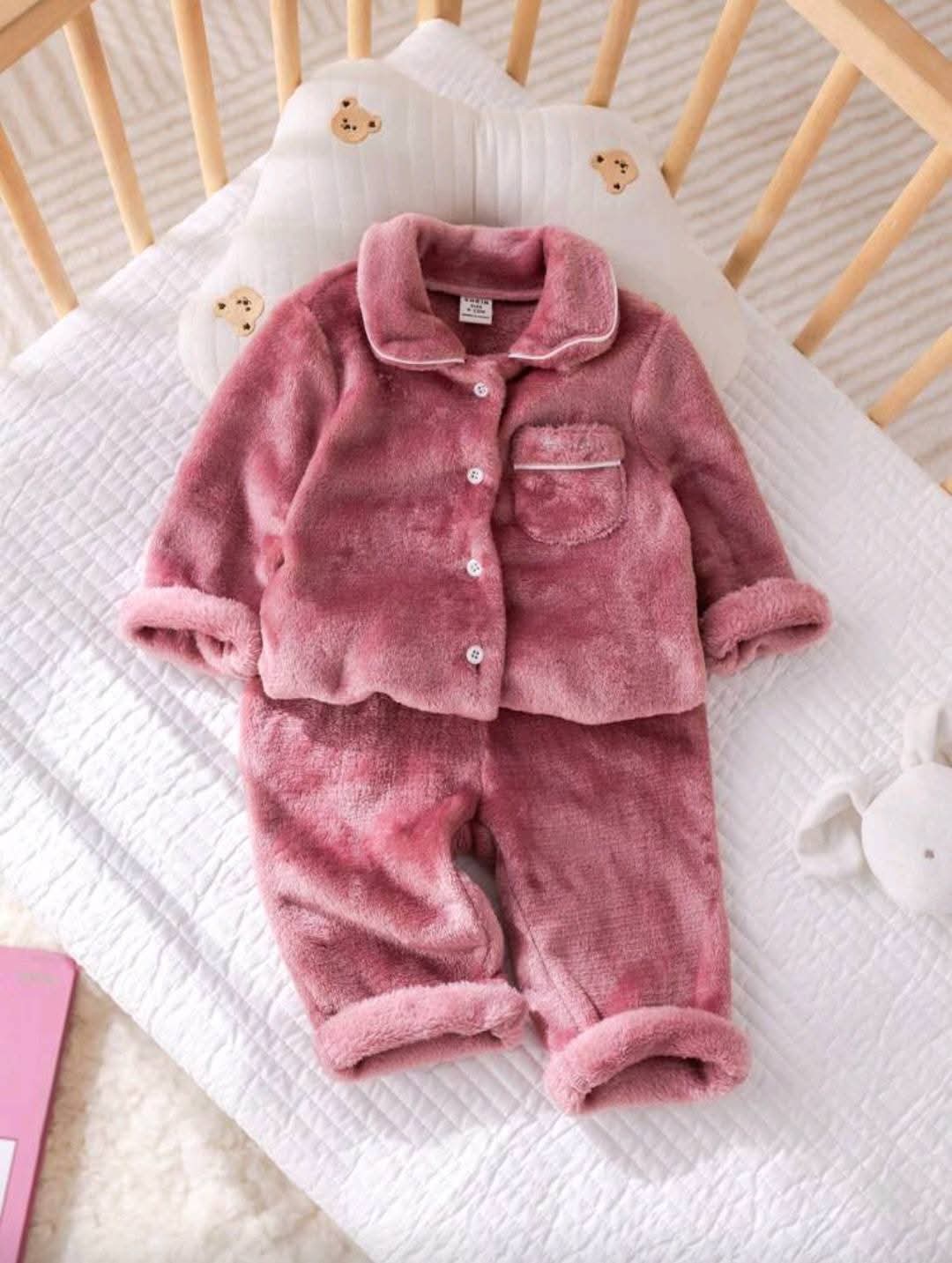 بجامة بلور قطيفة